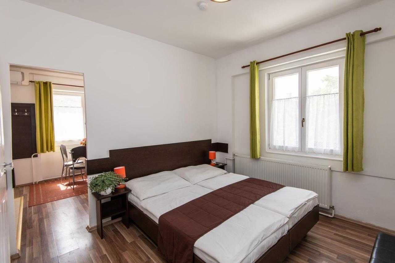 Hello Apartmanhaz Ödenburg Exterior foto